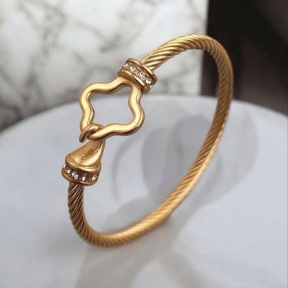 Designer Jewelry - Clover Toggle 18k Gold Plated Stainless Zircon Crystal Bangle Bracelet